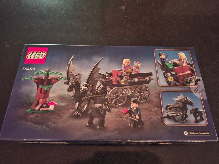 Lego Harry Potter Hogwarts Carriage and Thestrals 76400