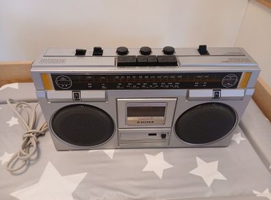 retro 1980s japanese silver radio
