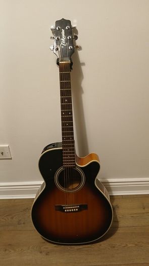 Takamine Japanese Acoustic Electric Guitar including Original Hard Case