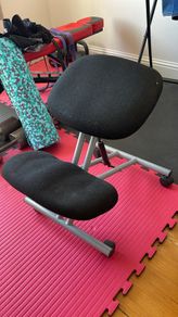 Kneeling stool