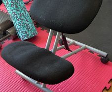 Kneeling stool