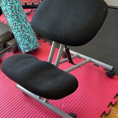 Kneeling stool