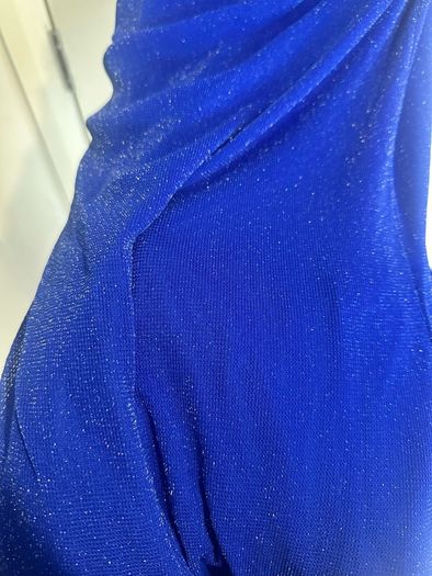 Charms Paris dress with one leg slit