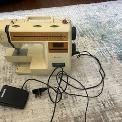 Lervia sewing machine
