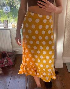 River Island yellow white polka dot print skirt size 8 tie belt ruffle hem