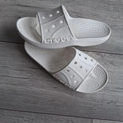 crocs ladies size 5