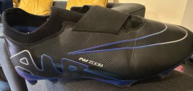 NIKE Boys Vapor 15 football boots size 5.5