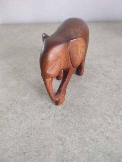 Small wooden elephant figurine, stylised elephant ornament with beautiful grain. Carved elephant collectible