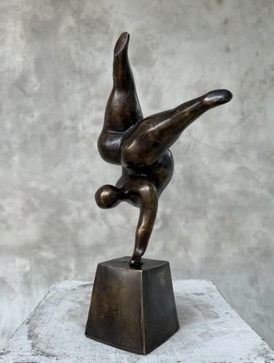 Balancing Lady (30cm) - Bronze