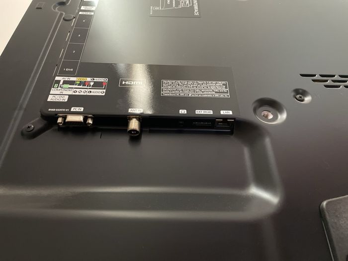 Samsung 32" TV - NON Smart