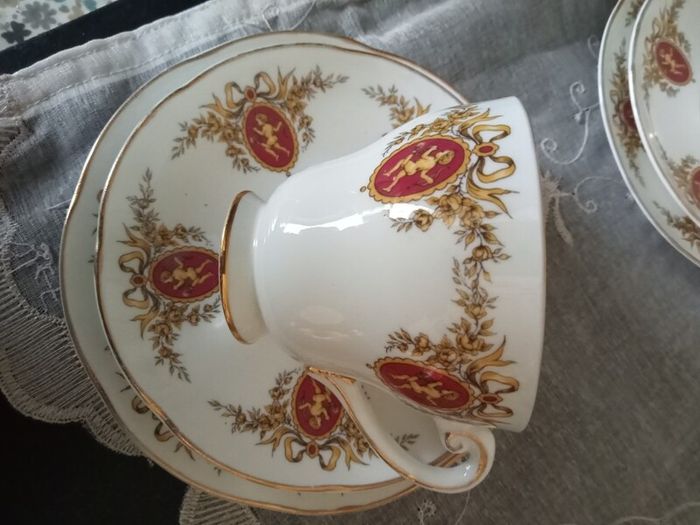 Royal Tara "Cupid" tea set
