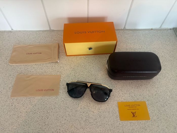 sunglasses