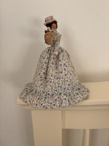 Musical Doll (Edelweiss - Swiss Movement)