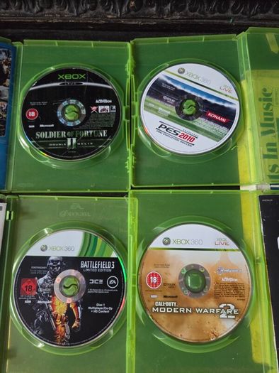 Xbox 360, 3 Controllers, 58 Games