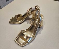 ASOS DESIGN UK5 brand new block heeled sandals in gold