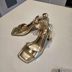 ASOS DESIGN UK5 brand new block heeled sandals in gold