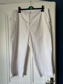 M&S white 3/4 trousers