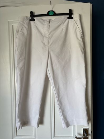 M&S white 3/4 trousers