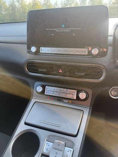 Hyundai kona EV premium 2022 64kw h long range now