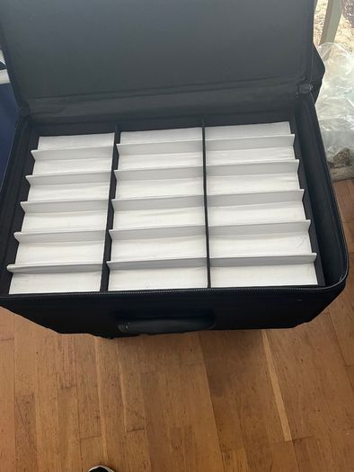 Carry cases for jewellery or sunglasses