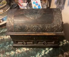 Treasure chest free postage