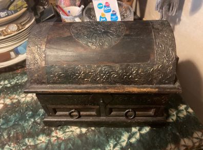 Treasure chest free postage