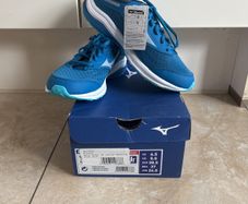 Mizuno Wave Rider running shoes junior 5.5