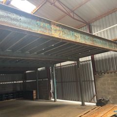 Heavy duty mezzanine floor