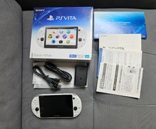 Ps vita slim glacier white - PRISTINE condition