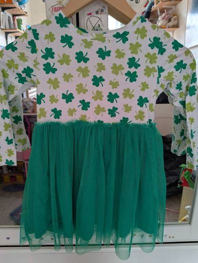 Girl 5-7 bundle of clothes
