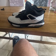 size10.5 UK Jordan flight mids