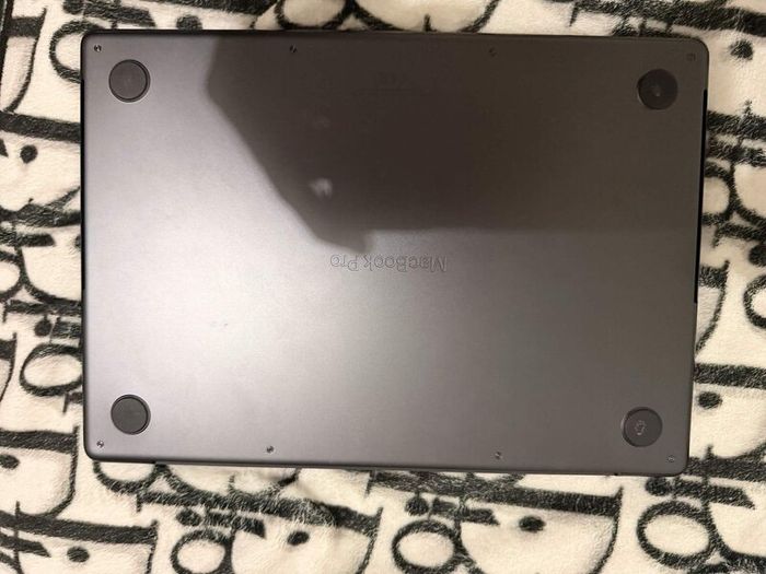 MacBook Pro 14 M5 16GB 1TB Space Black, 6 Cycles