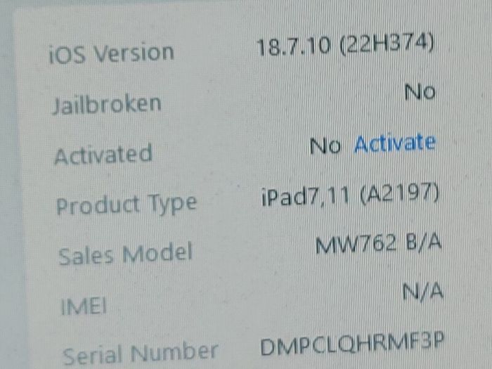 Apple Ipad 7th Generation, 32 GB, in very good cosmetic condition, Activation Locked to previous owner