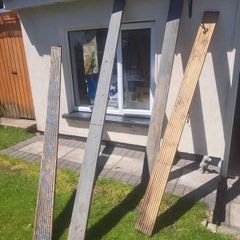 Free planks of timber