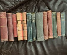 16 Charles Dickins books