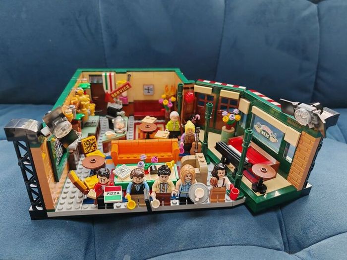 Lego Ideas 21319 Friends Central Perk