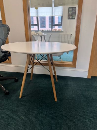 Eames-style Eiffel round dining table