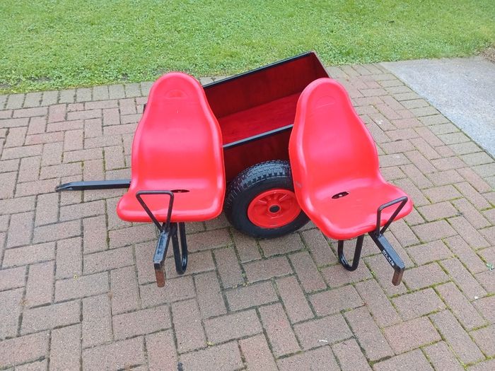 Berg 2 passenger seats
