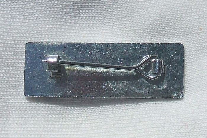 MERCEDES BENZ - promotional/merchandise enamel badge (1970's / 1980's)
