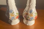 Aynsely salt and pepper canisters