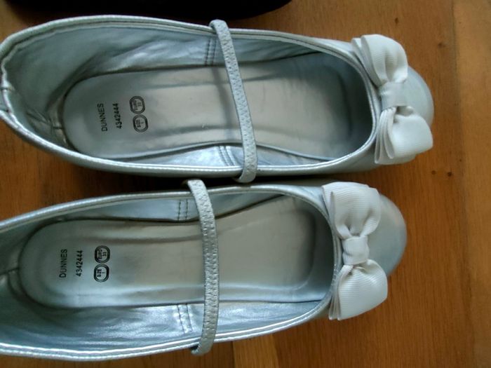 Girls shoes