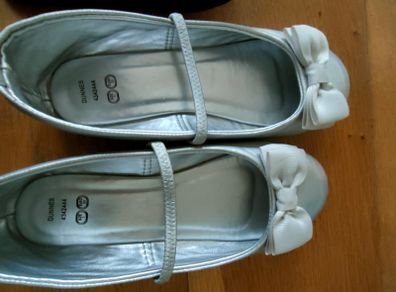 Girls shoes