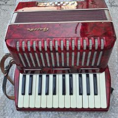 Galotta 12 bass piano accordion