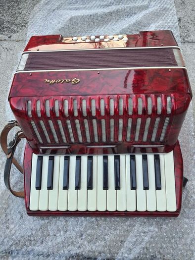 Galotta 12 bass piano accordion