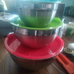 mixing bowls