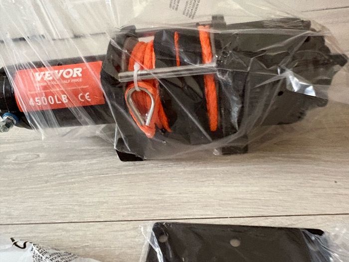 Electric Winch 4500lbs suit small jeep or quad , recovery trailer etc