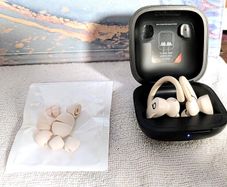 Beats Powerbeats Pro Wireless Earphones  Ivory (Excellent Cond. + Full Ear Tips)