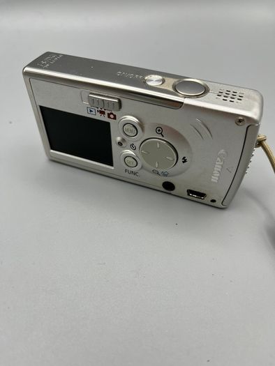 Canon Digital IXUS i PC1060 4.0MP Digital Camera Faulty - Spares and Repairs