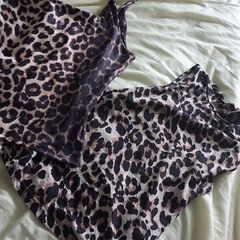 2 tops nice