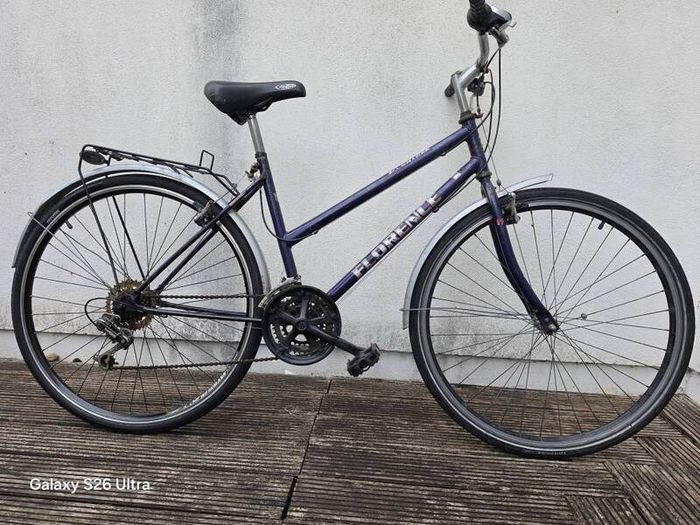 Step-through hybrid / city bike